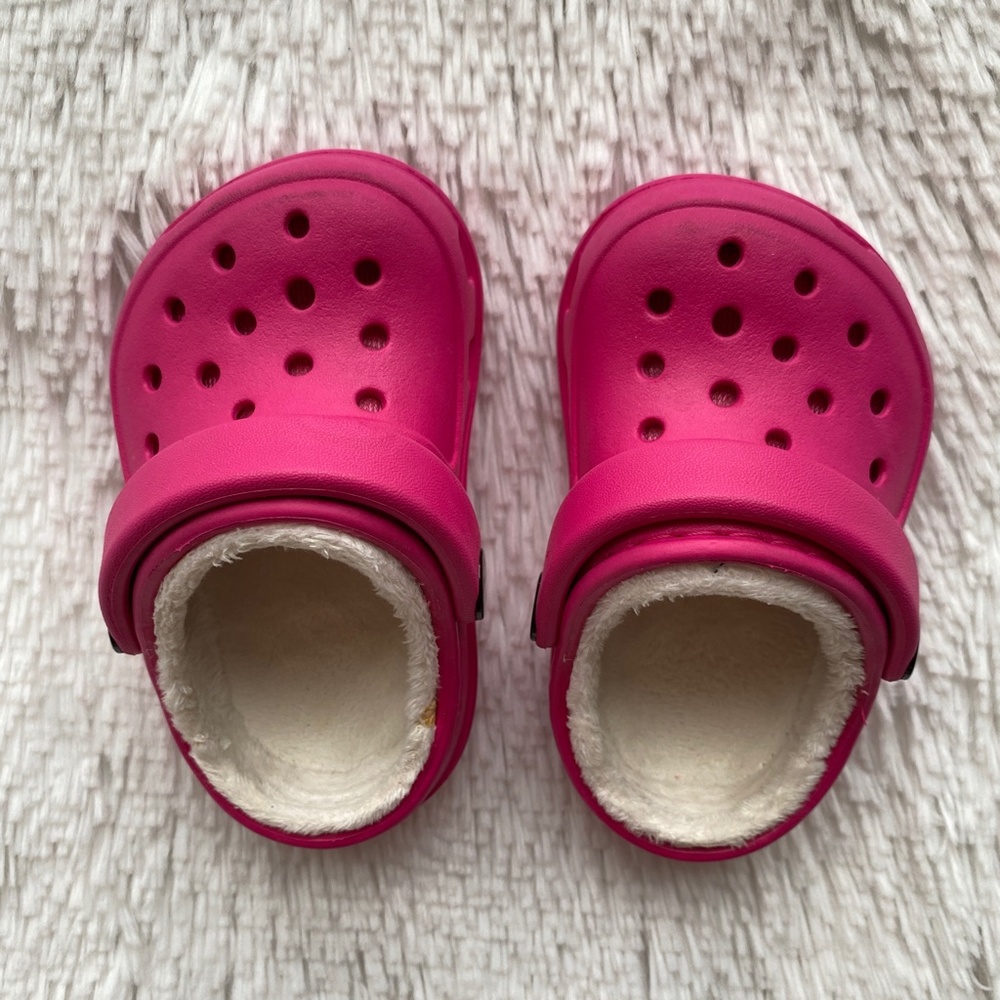 CROCS Classic Fuzz Lined Clog Toddler Pink Fleece Slip On Shoes Size 4